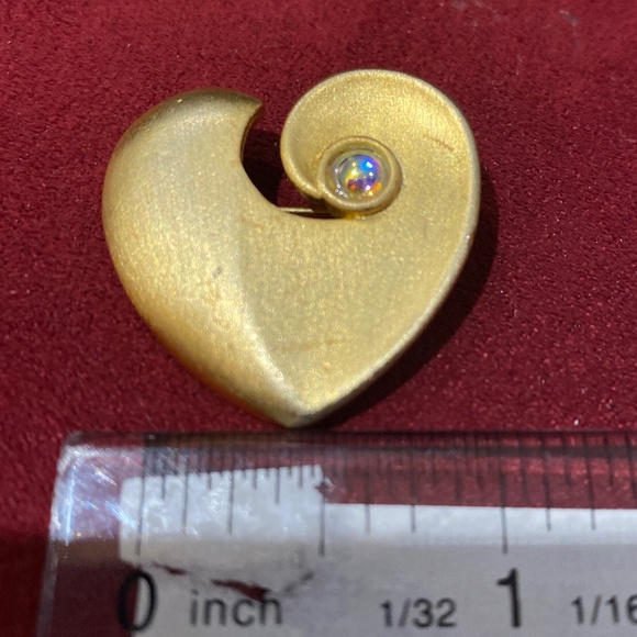 JJ Signed Vintage Heart Swirl Design Aurora Borealis Swirl Gold Tone Brooch - Picture 9 of 11